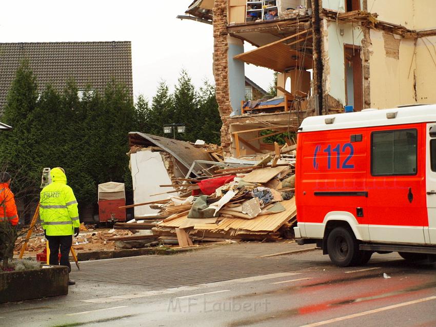 Hausexplosion Bruehl bei Koeln Pingsdorferstr P413.JPG